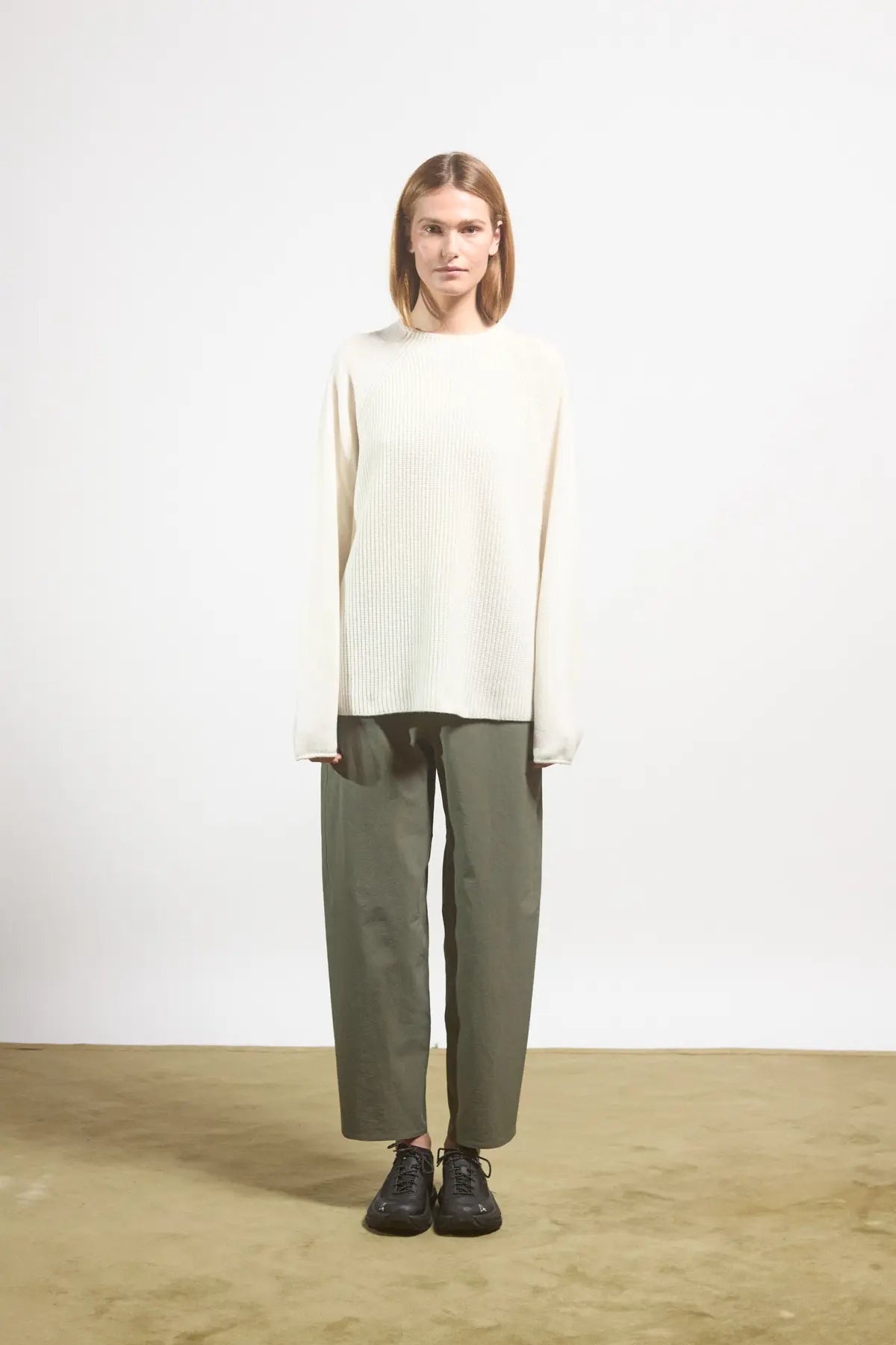 Plain knit sweater w/ English rib Campanula Cream