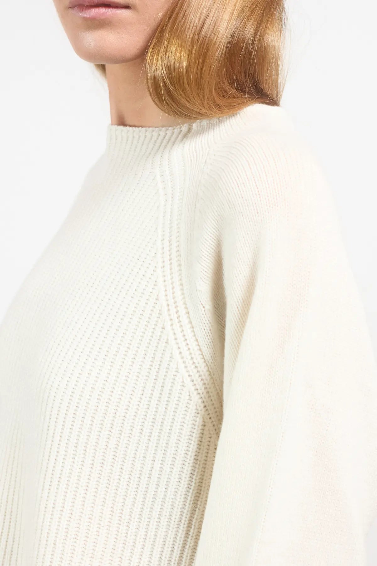 Plain knit sweater w/ English rib Campanula Cream