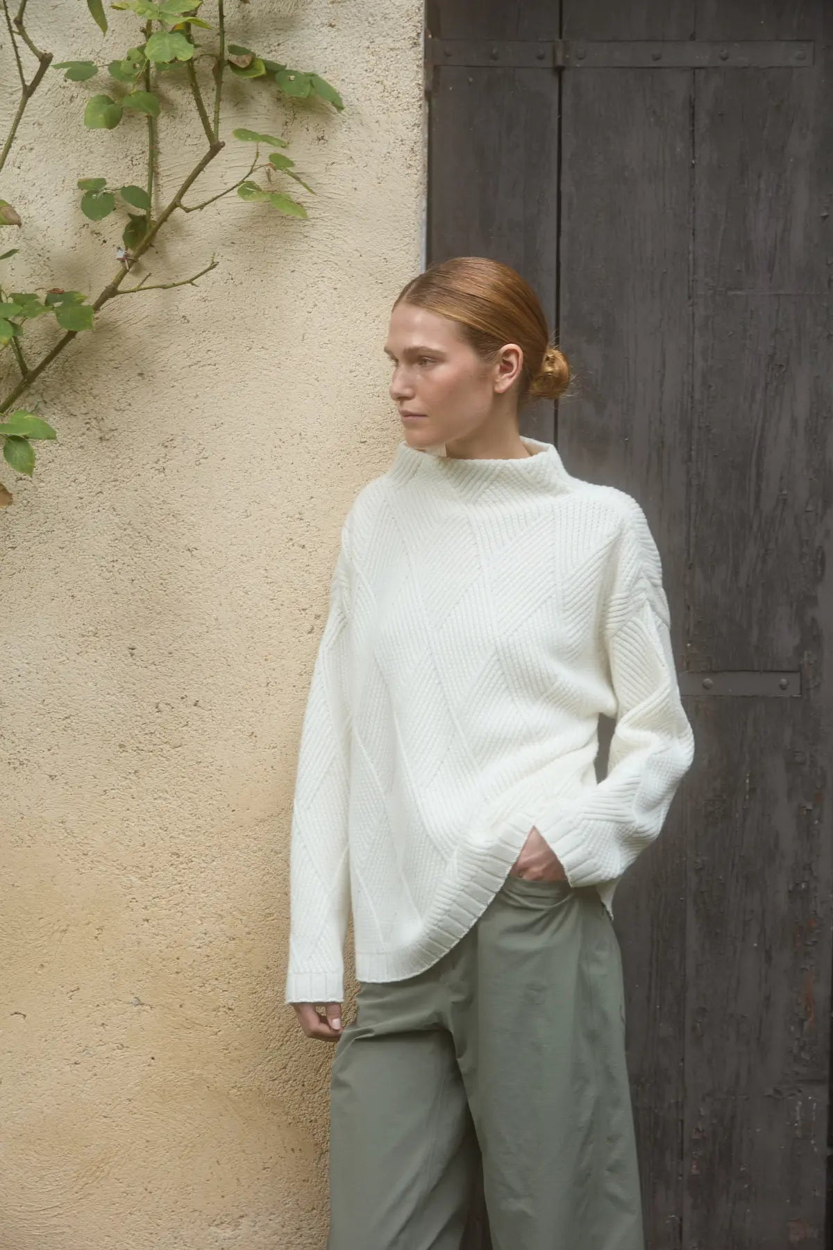 Maglione con motivo a rombi e collo a imbuto Calamintha Cream